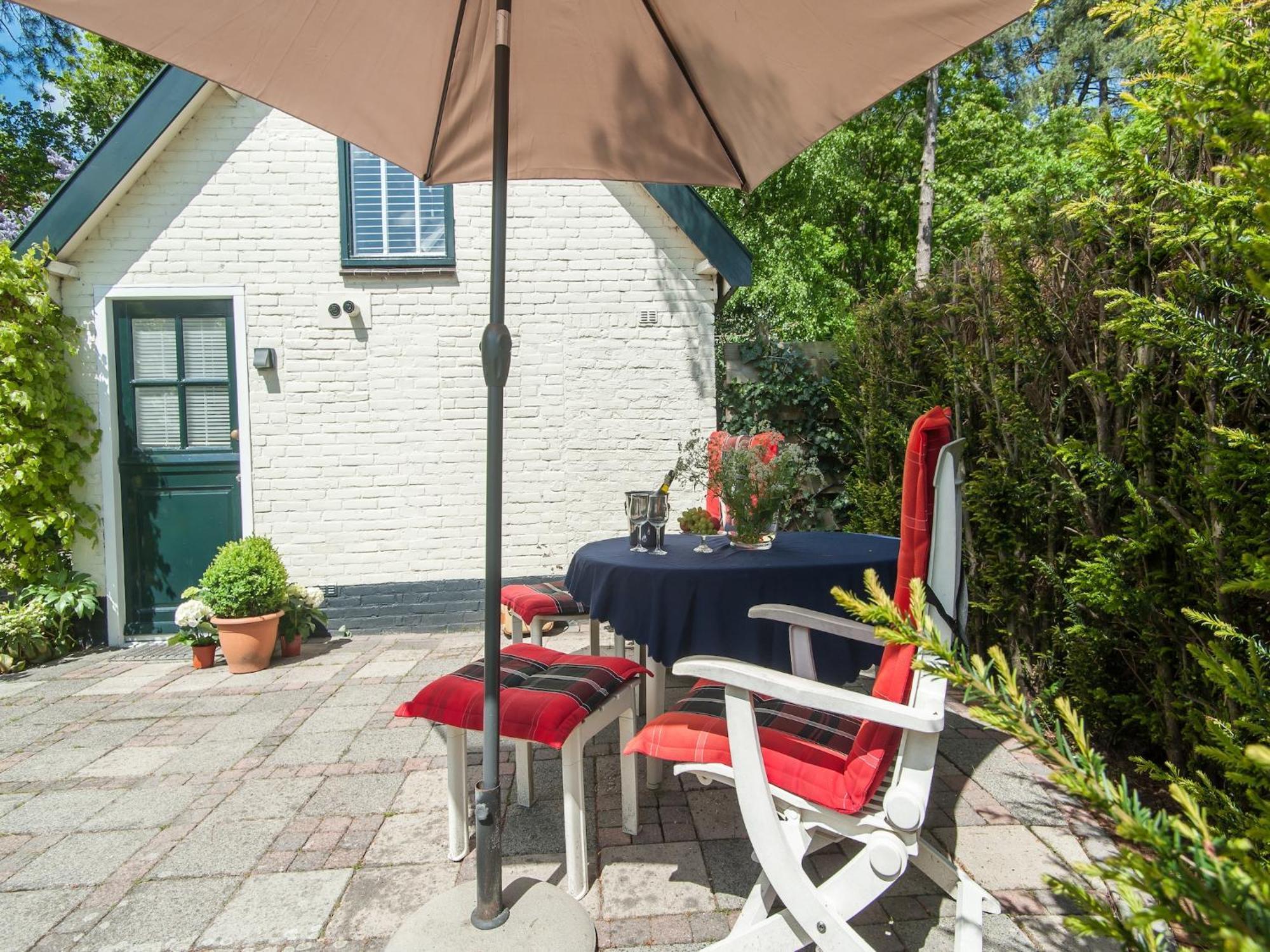 Pleasing Holiday Home In Schoorl With Patio المظهر الخارجي الصورة
